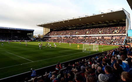 在这个背景 在这个背景